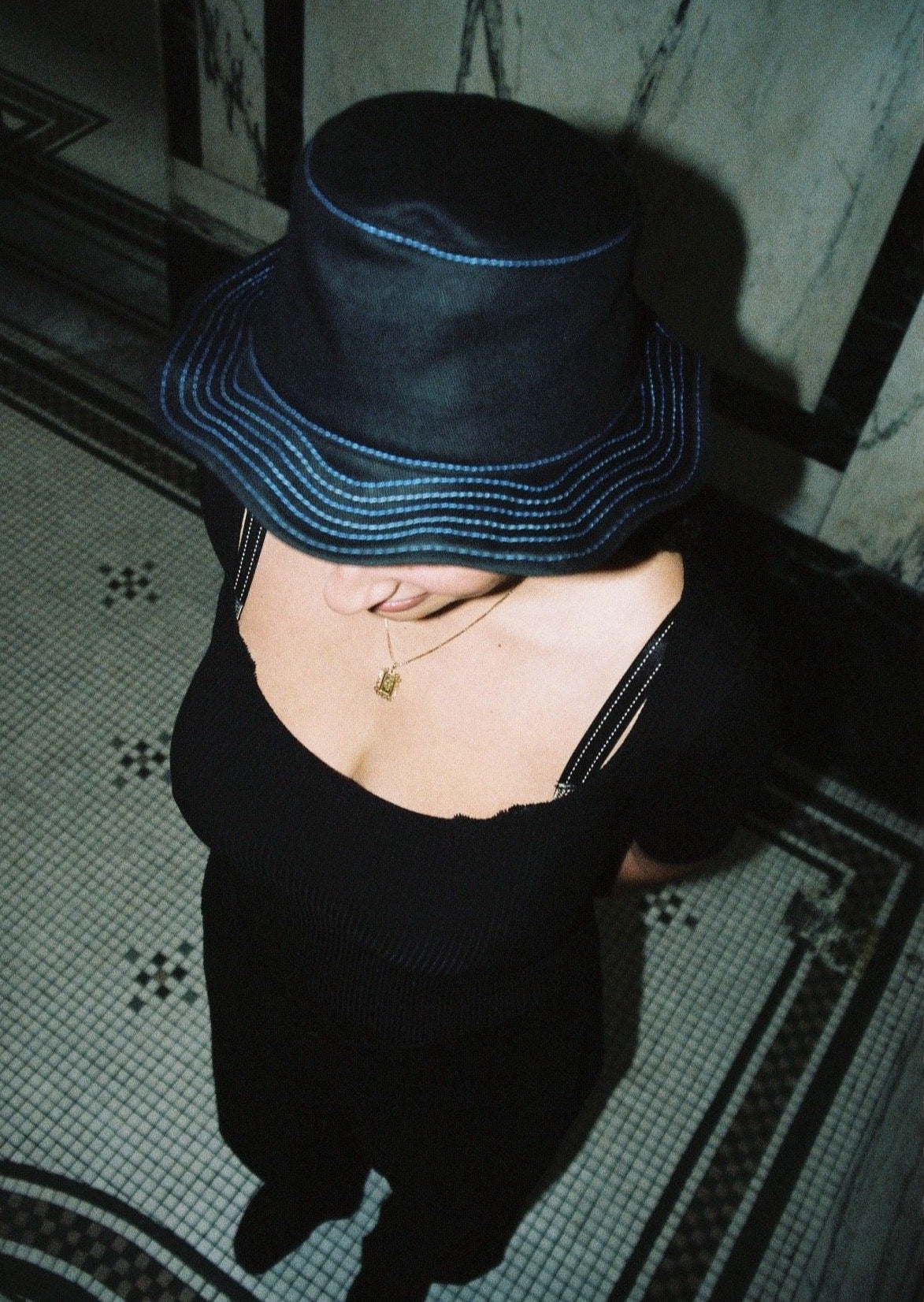 Black Wavy Bucket
